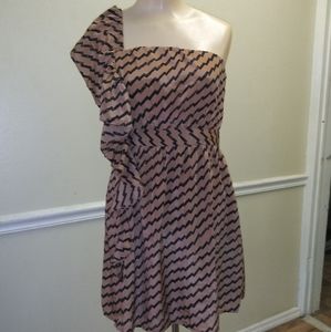 One shoulder ruffle gold and black dress